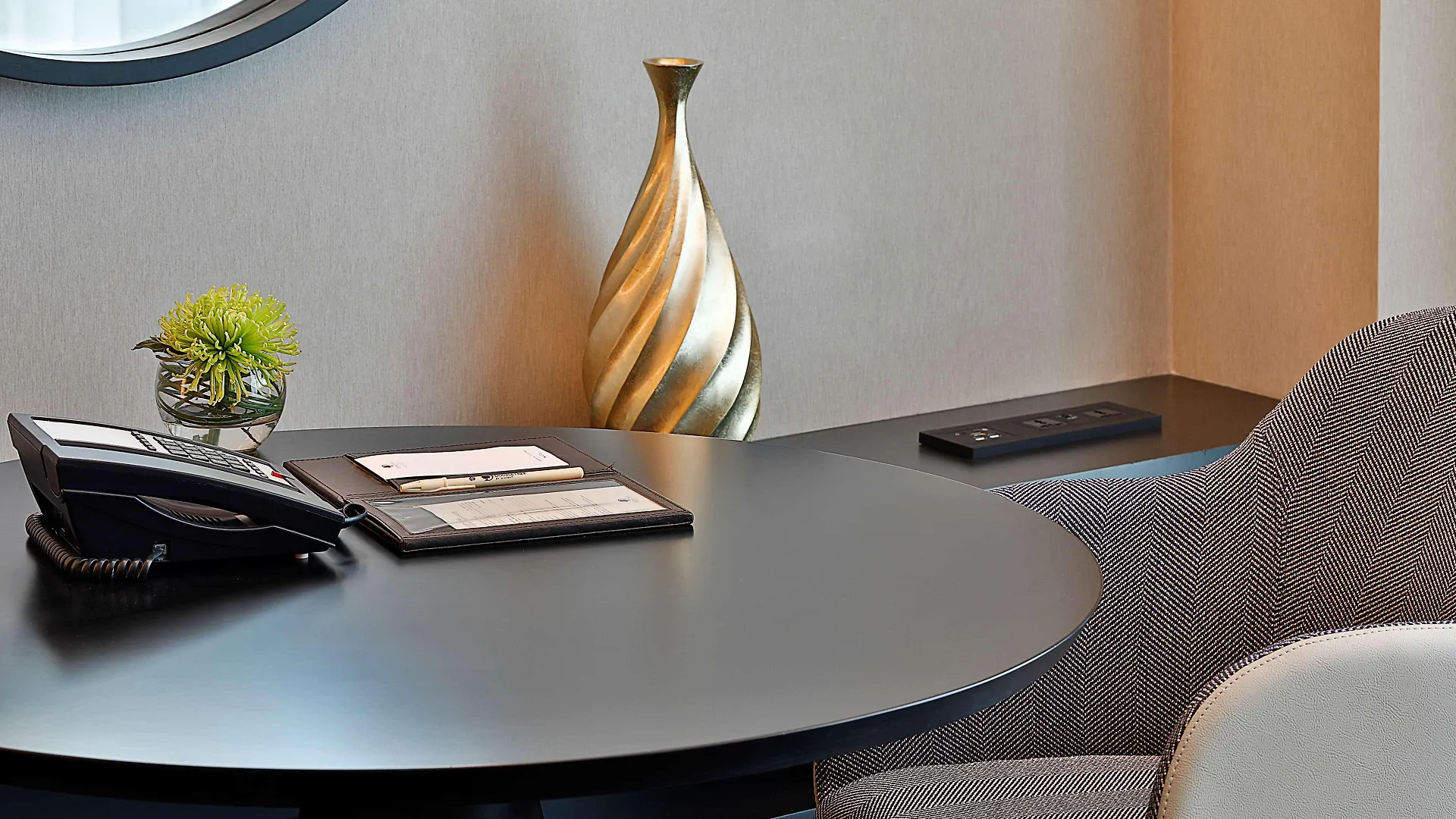 ****  מלון Doubletree By Hilton Dubai - Business Bay איחוד האמירויות הערביות