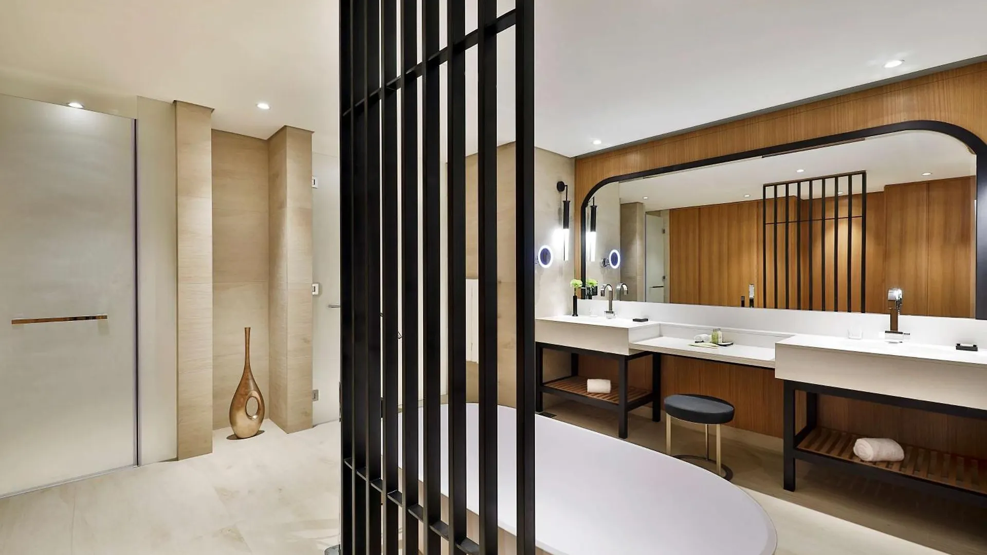 Doubletree By Hilton Dubai - Business Bay Hotel